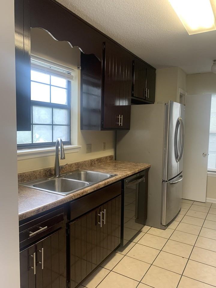 1819 Meriadoc Rd - Photo 6 of 16