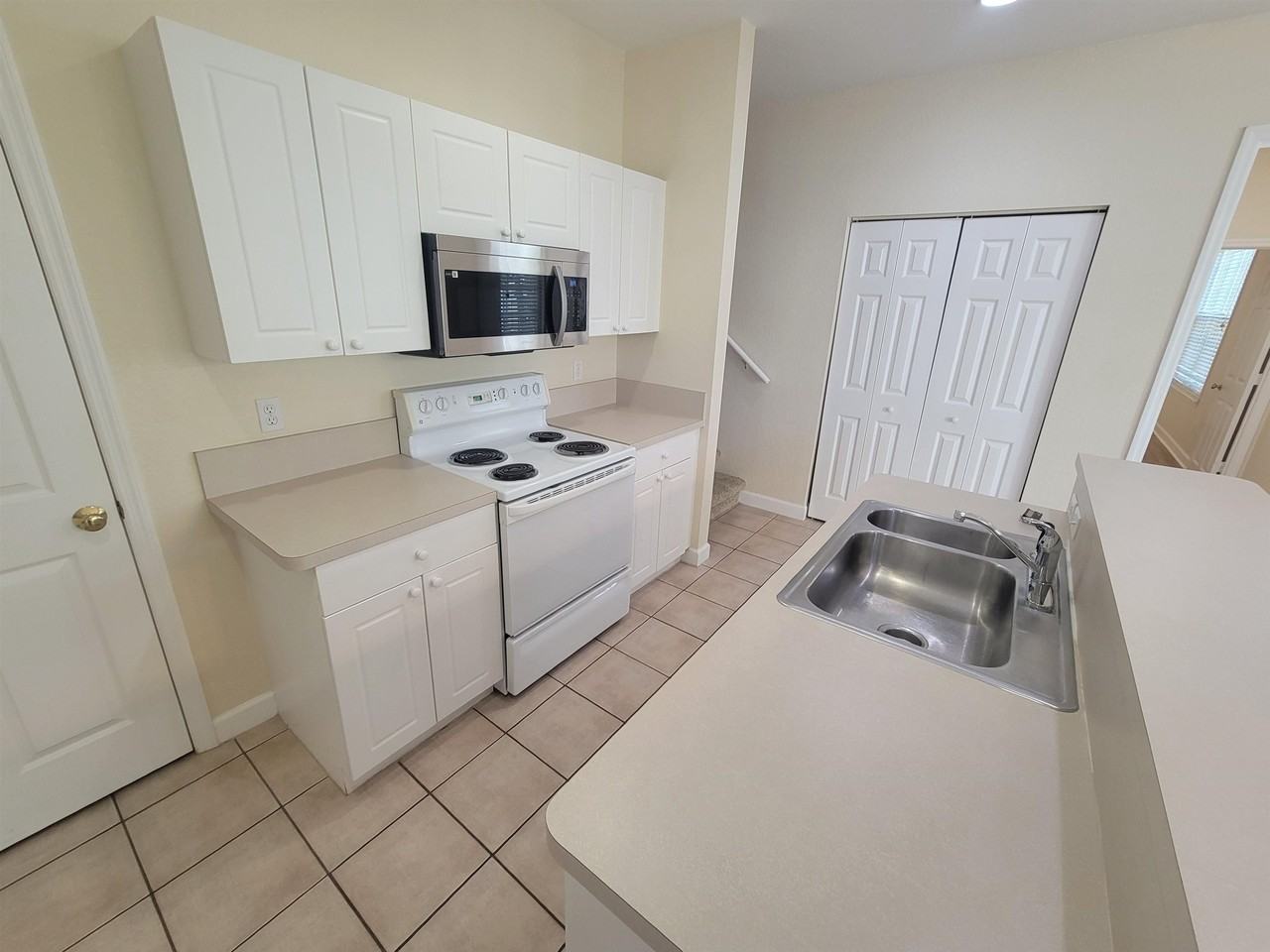 4074 Colleton Ct - Photo 7 of 20