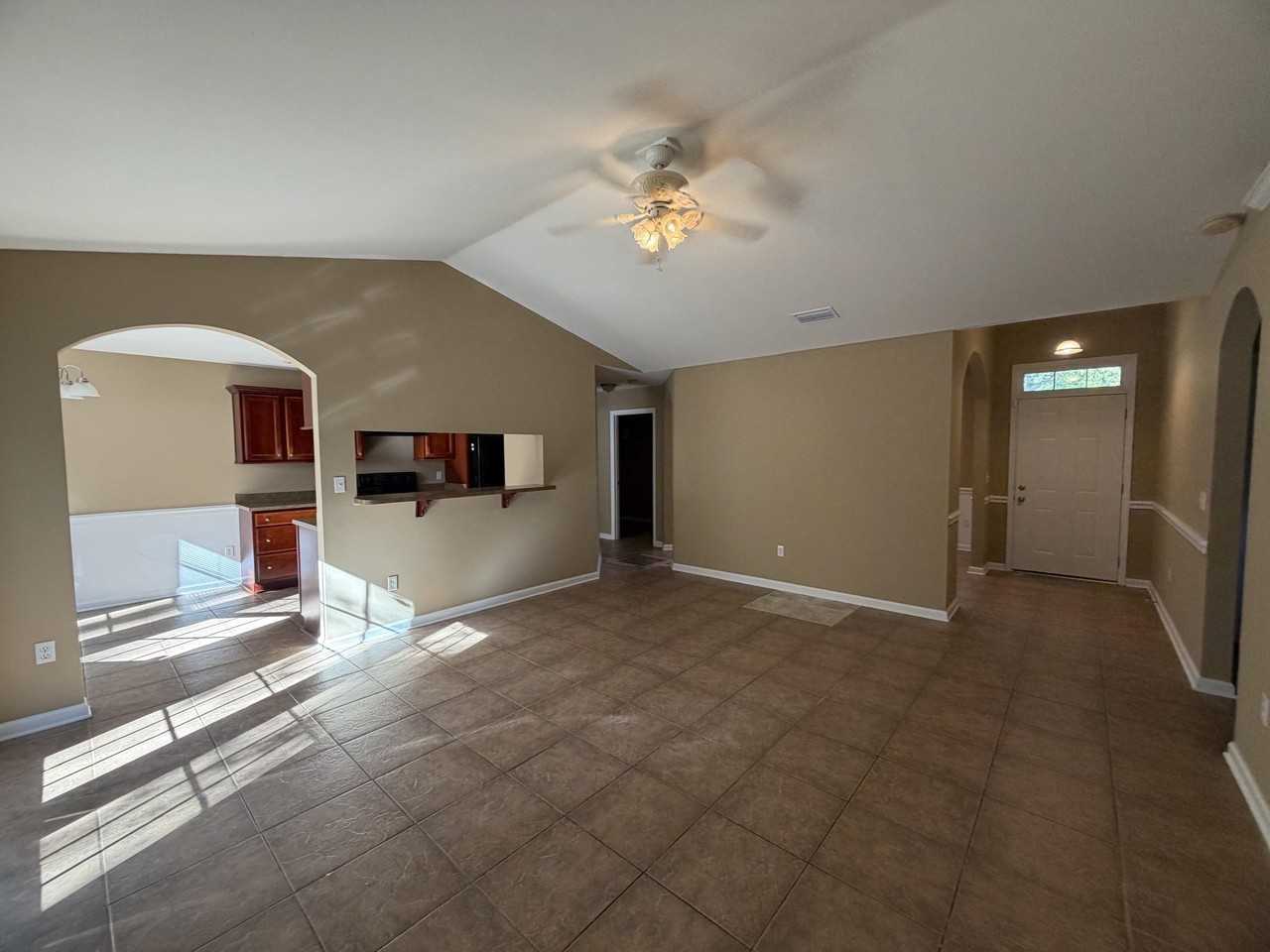 2043 Harriet Dr - Photo 2 of 13