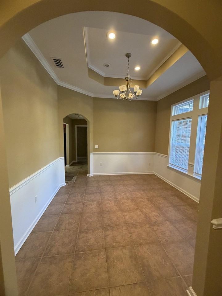 2043 Harriet Dr - Photo 6 of 13