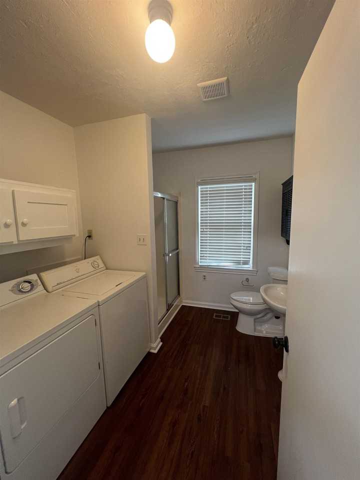 715 Truett Dr - Photo 3 of 10