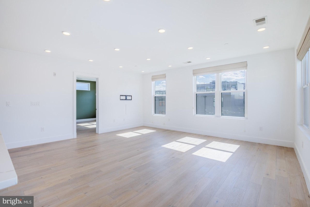 646 Newton Pl Nw #303 - Photo 2 of 27