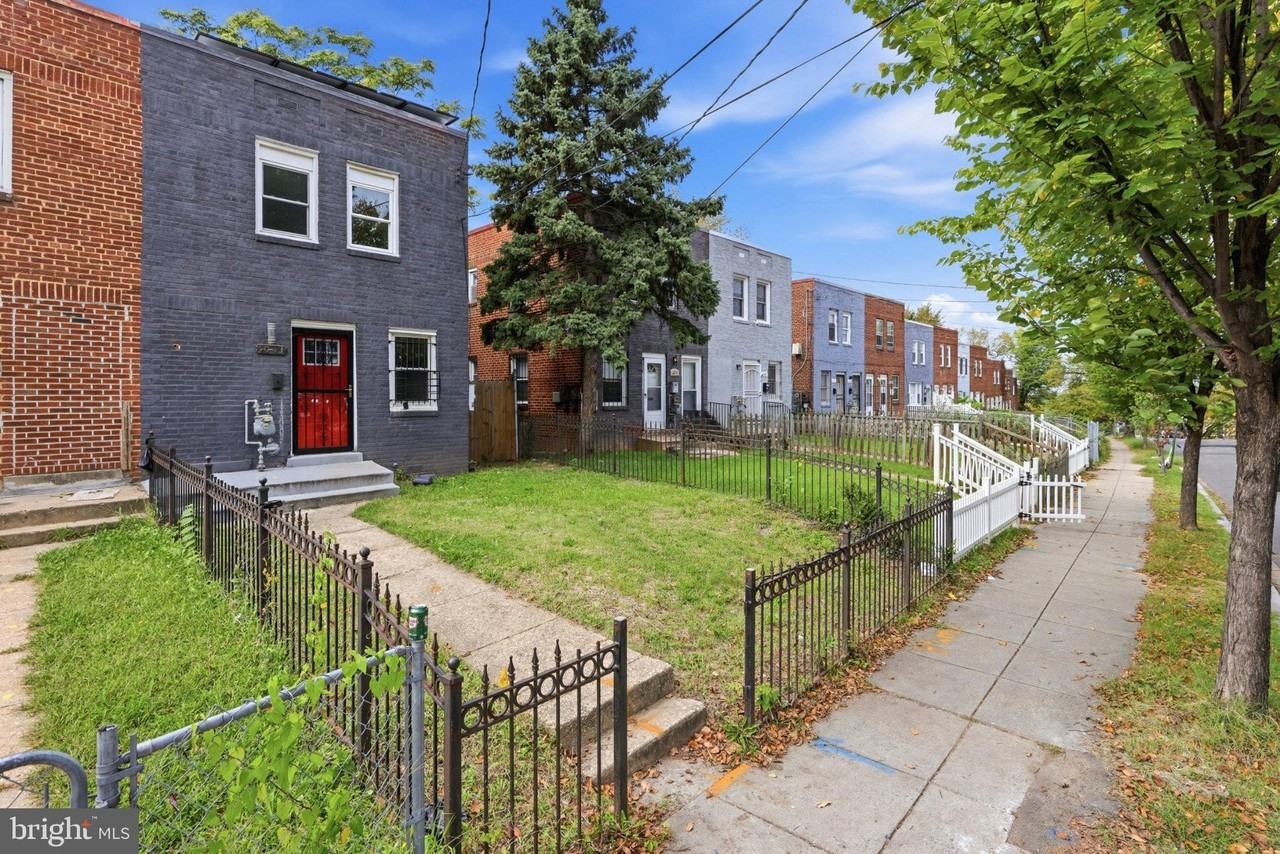 5053 Benning Rd Se - Photo 3 of 29