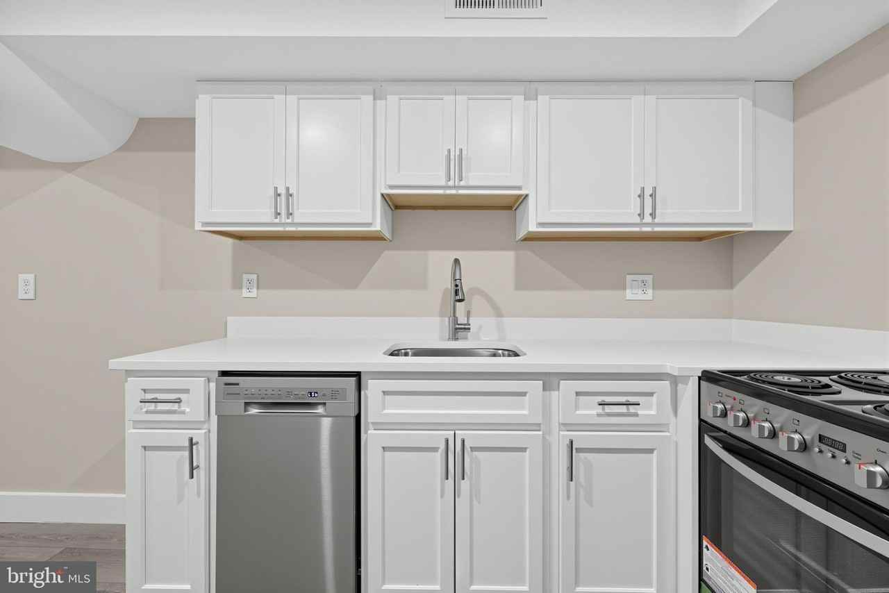 439 Lebaum St Se #1 - Photo 3 of 32