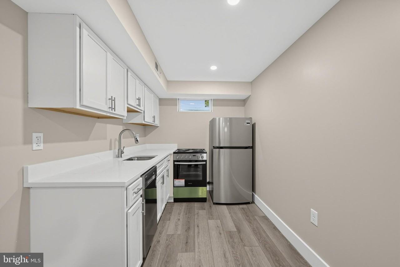 439 Lebaum St Se #1 - Photo 4 of 32