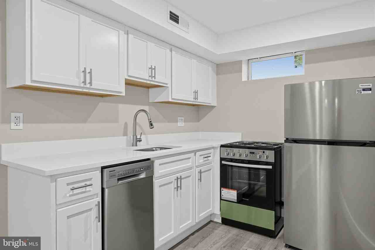 439 Lebaum St Se #1 - Photo 5 of 32