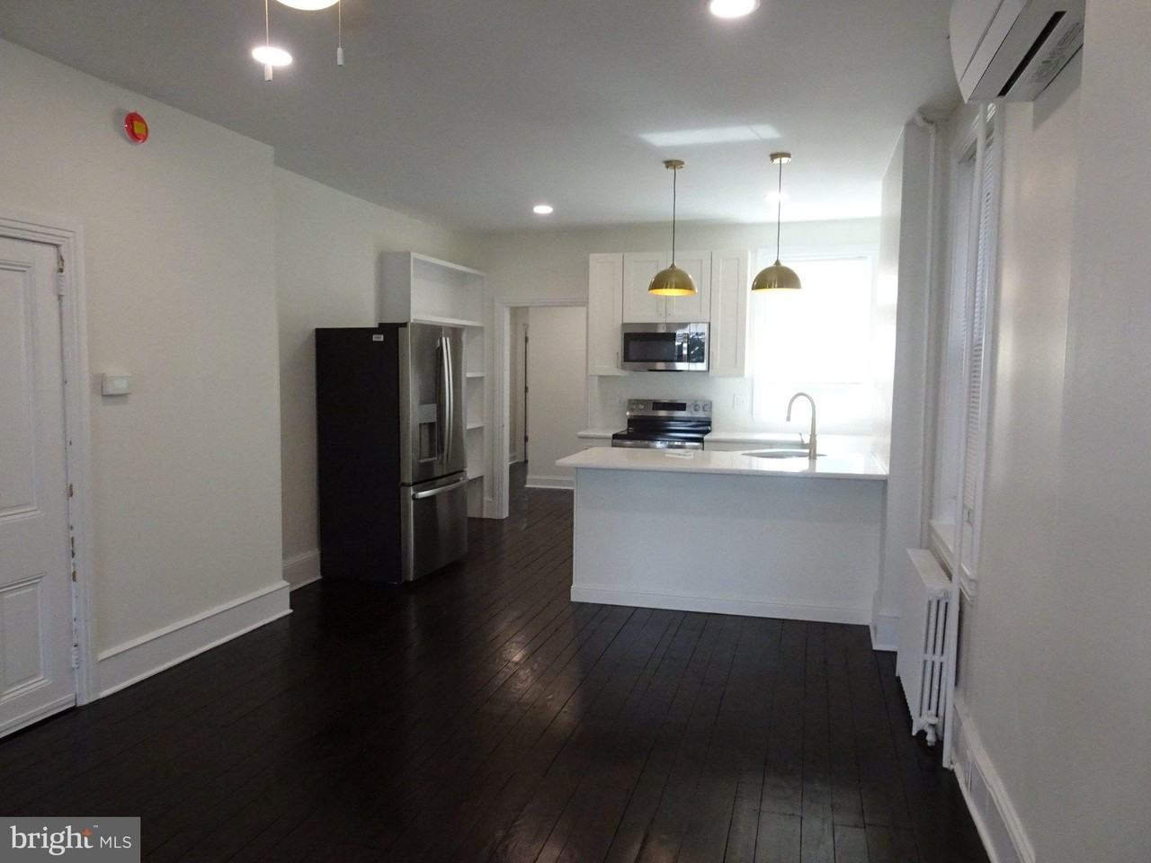 41 W 5th St #1 - Photo 6 of 25