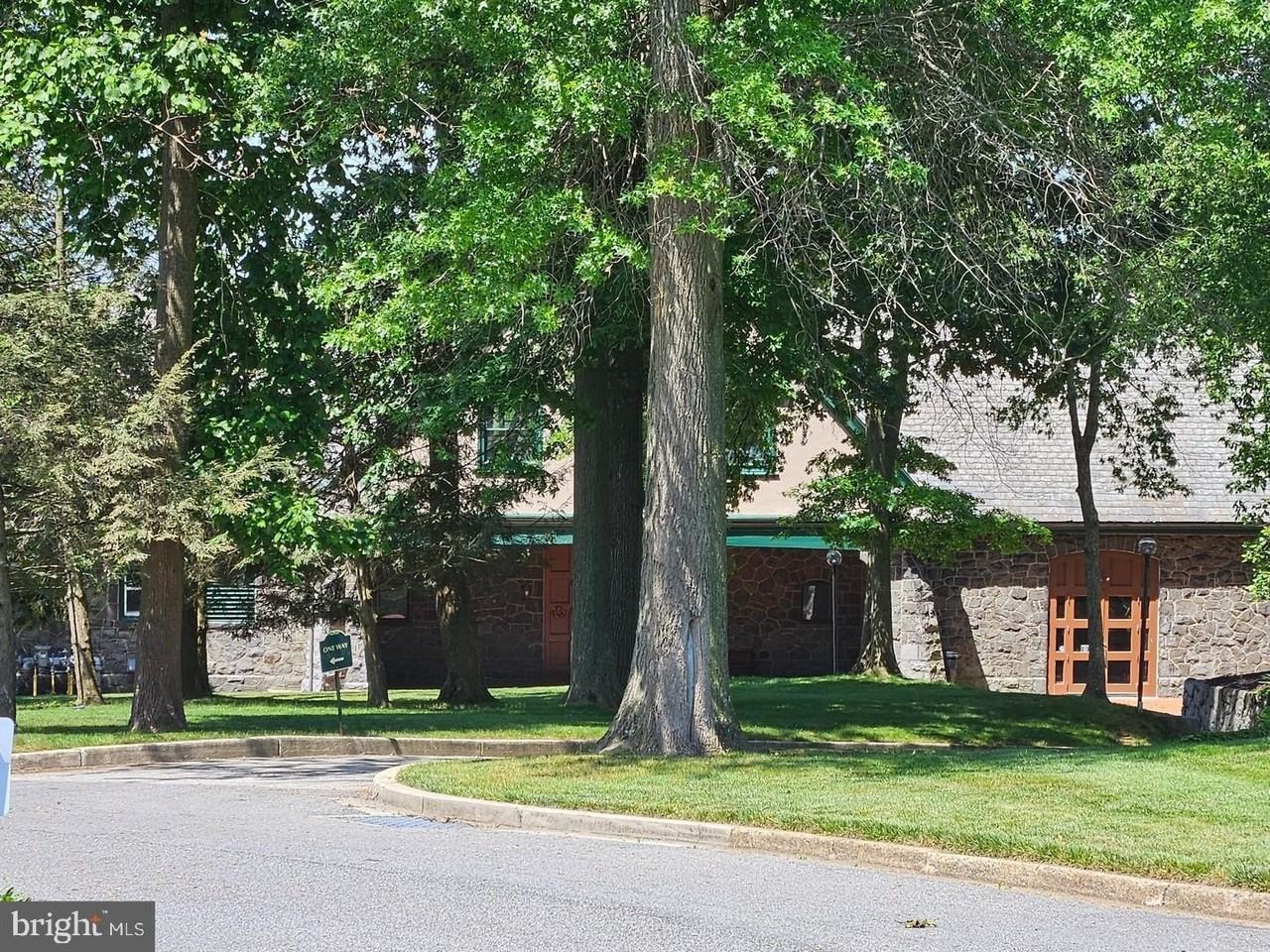 5401 Highland Ct #5401 - Photo 2 of 8