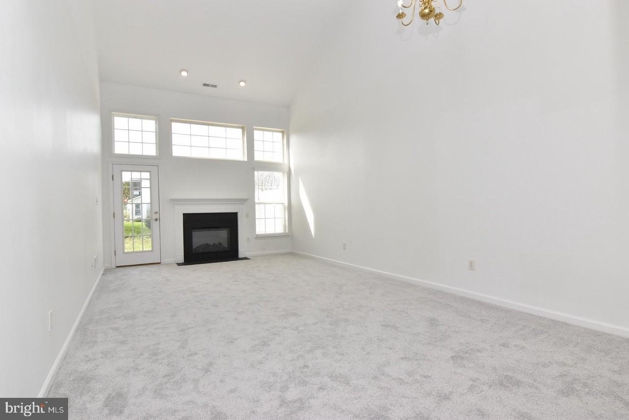 32308 Turnstone Ct - Photo 2 of 23