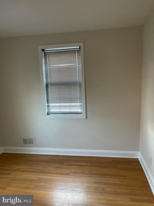 519 Stewart Ave - Photo 4 of 16