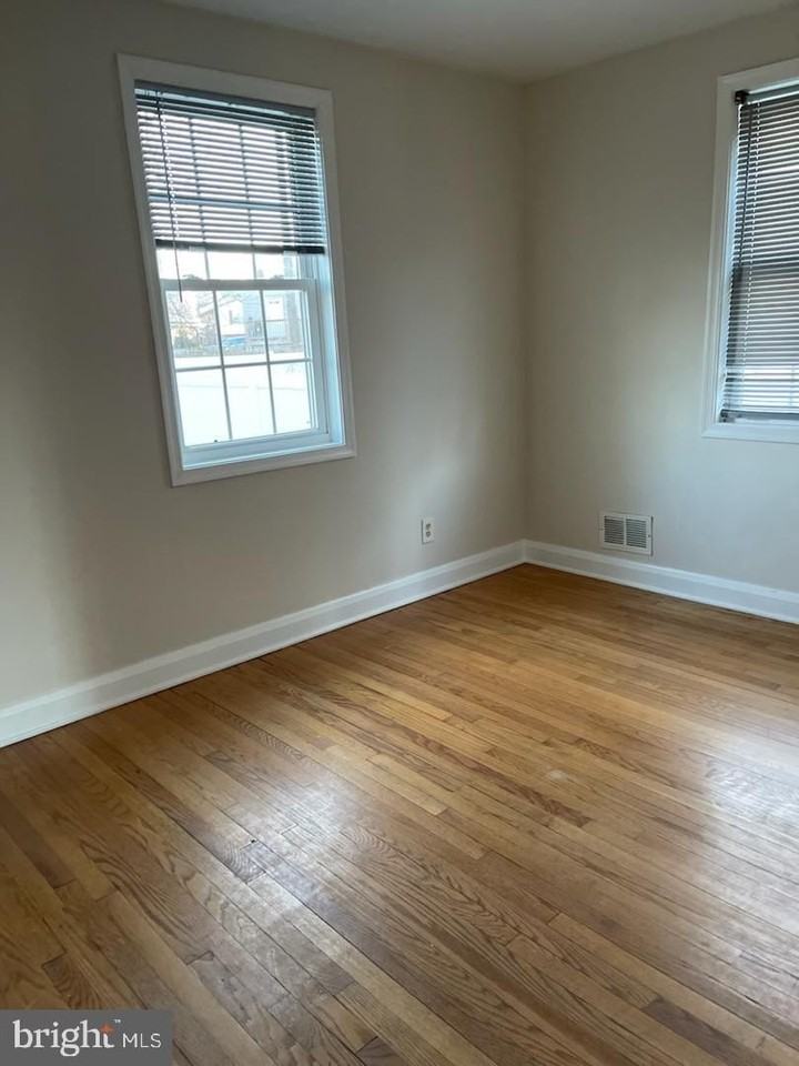 519 Stewart Ave - Photo 6 of 16