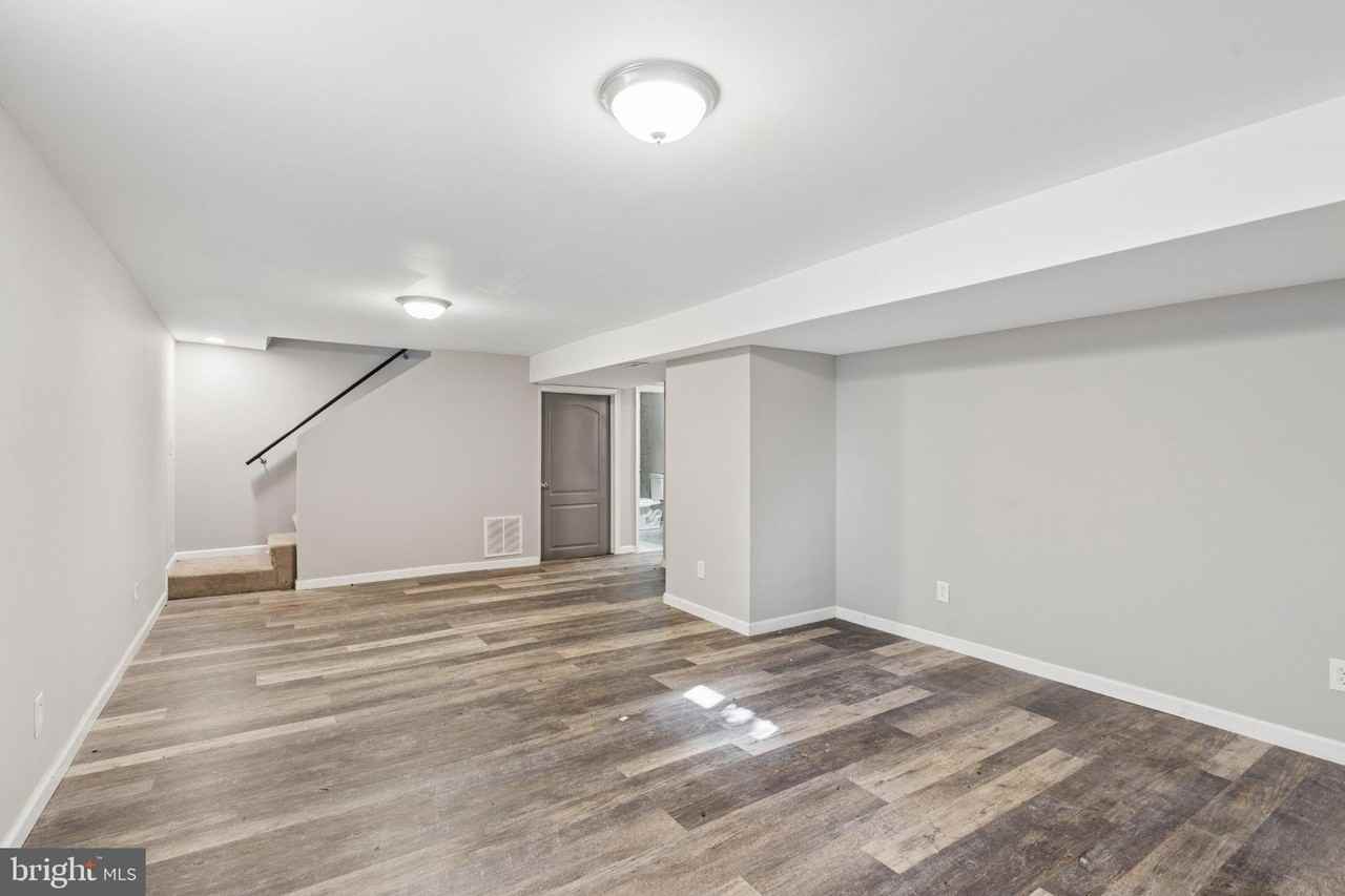6716 Danville Ave - Photo 4 of 27