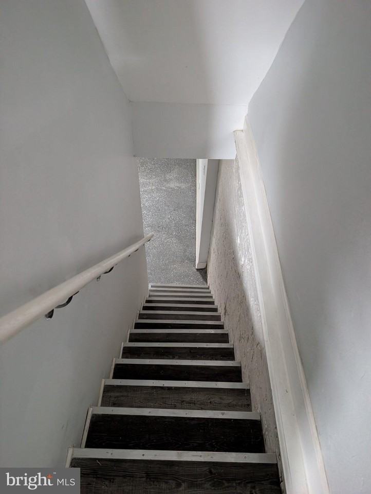 2817 Orleans St - Photo 5 of 15