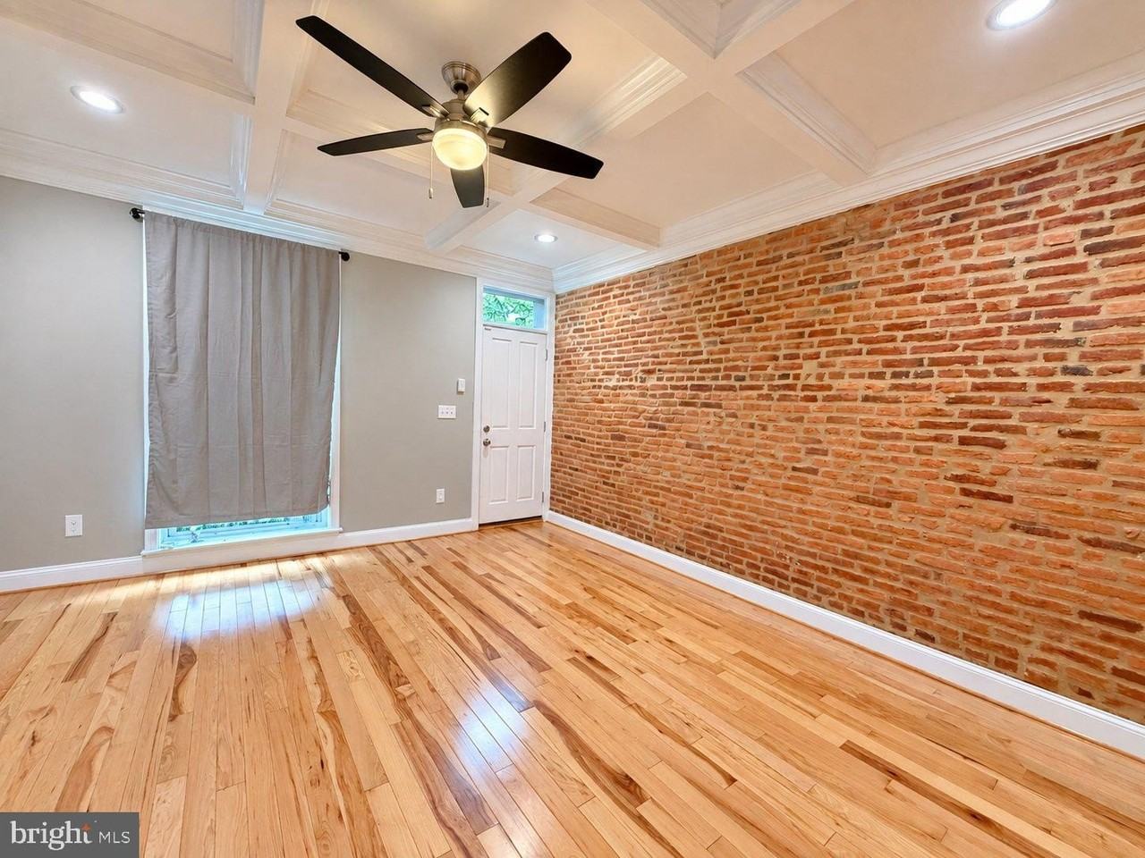 116 N Montford Ave - Photo 4 of 32