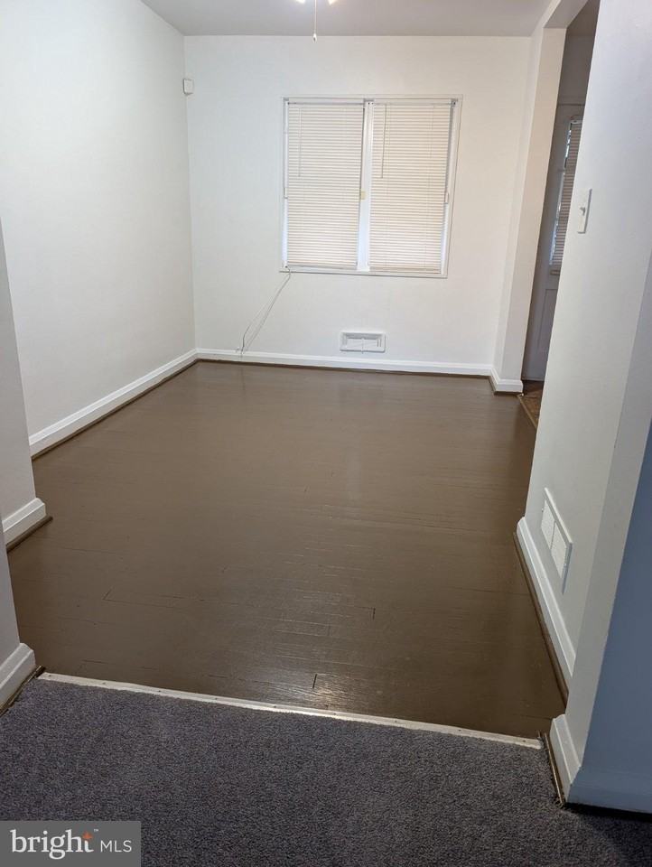 504 Queensgate Rd - Photo 3 of 11