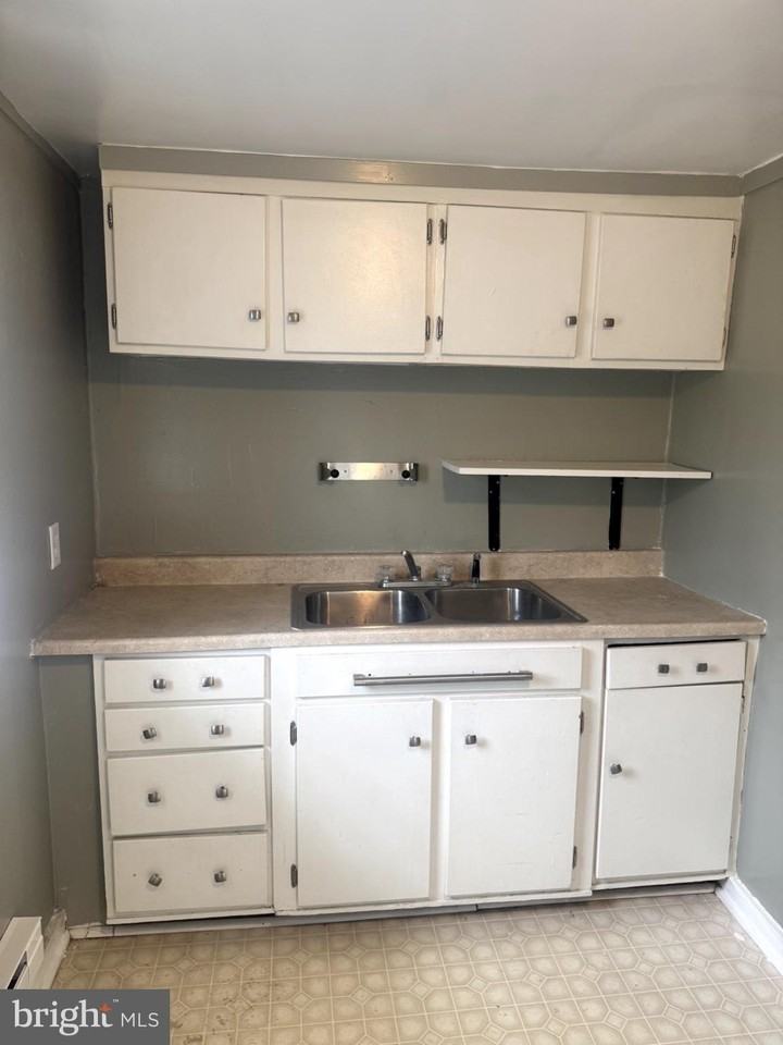 7267-UNIT 1 BENEDICT Avenue - Photo 6 of 20
