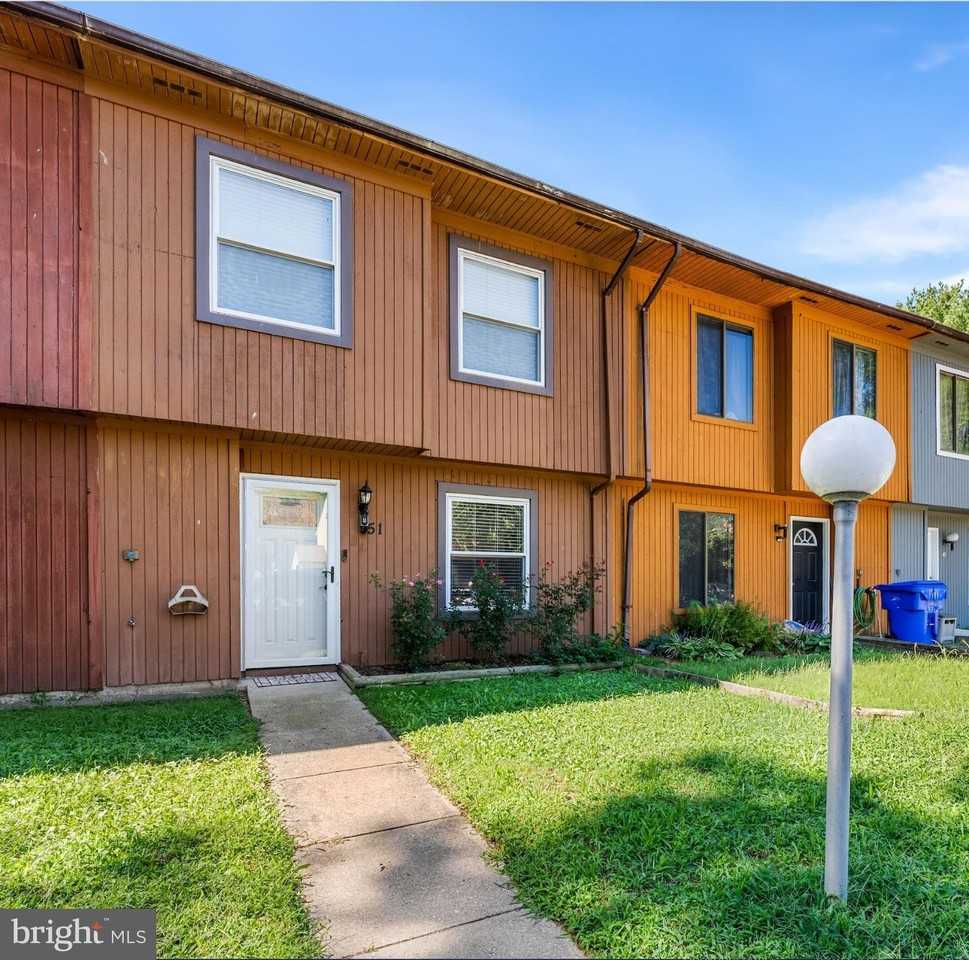 51 Keepsake Pl - Photo 2 of 18