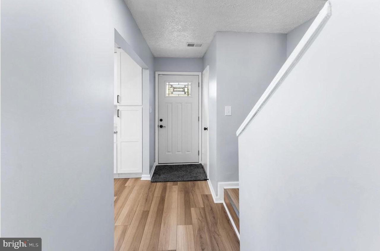 51 Keepsake Pl - Photo 4 of 18