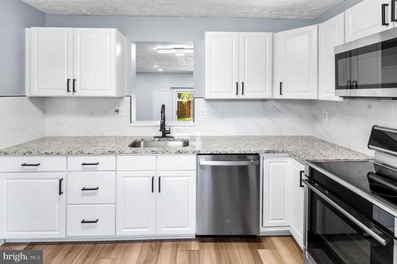 51 Keepsake Pl - Photo 6 of 18