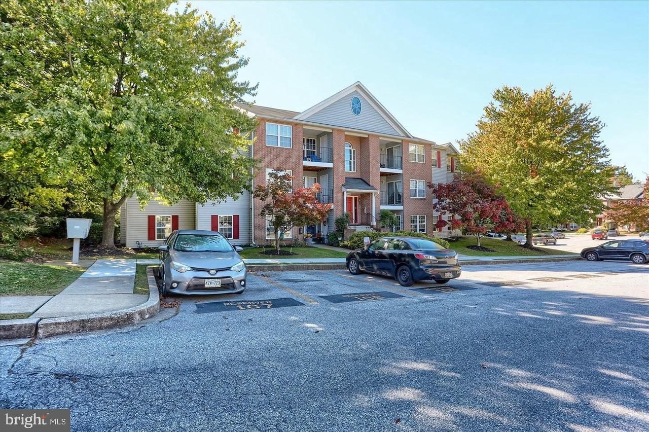 3815 Sunnyfield Ct #1C - Photo 2 of 42