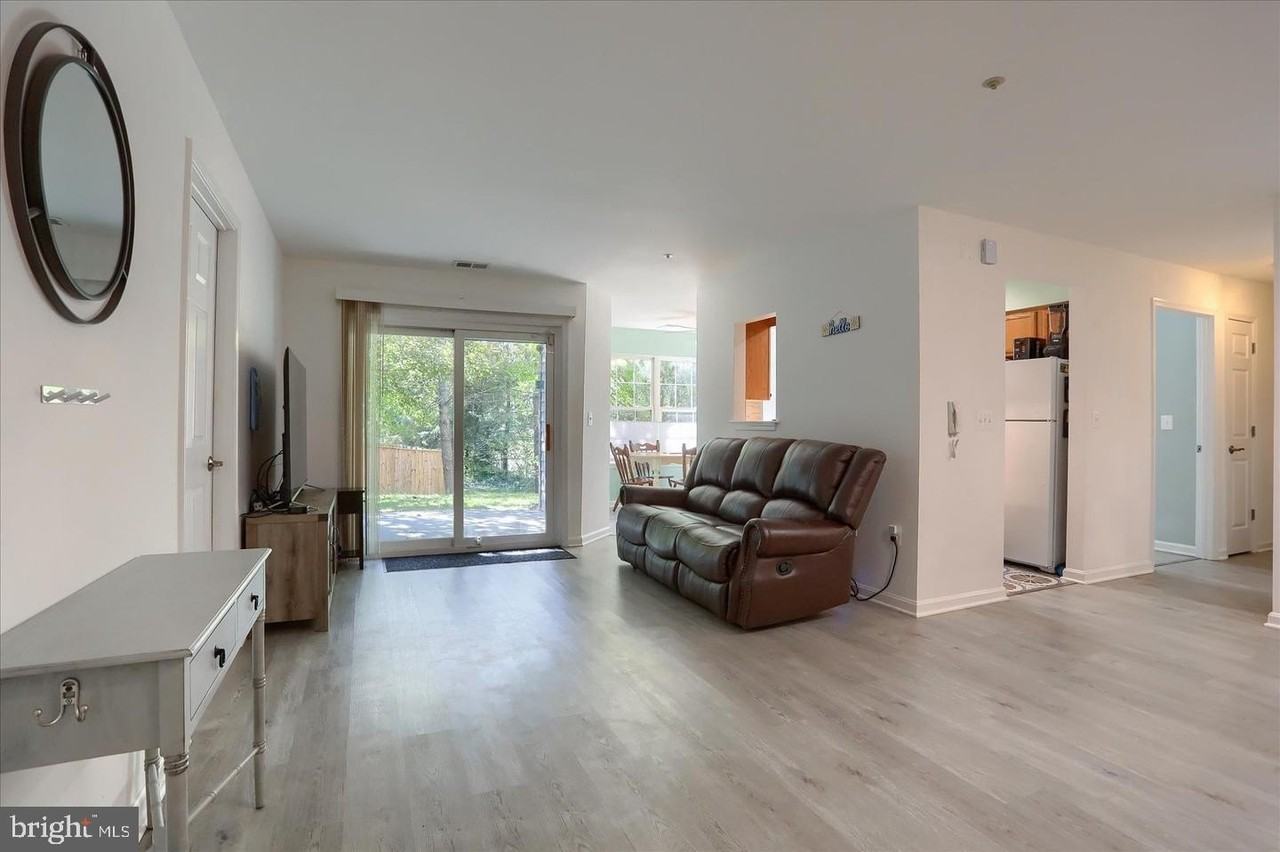 3815 Sunnyfield Ct #1C - Photo 4 of 42