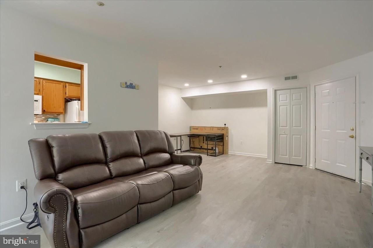 3815 Sunnyfield Ct #1C - Photo 5 of 42