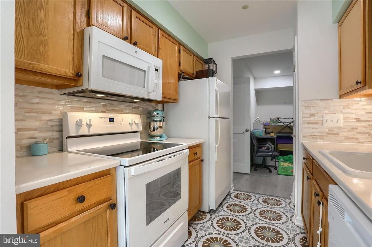3815 Sunnyfield Ct #1C - Photo 7 of 42