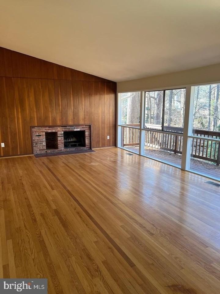 8 Carderock Ct - Photo 4 of 23
