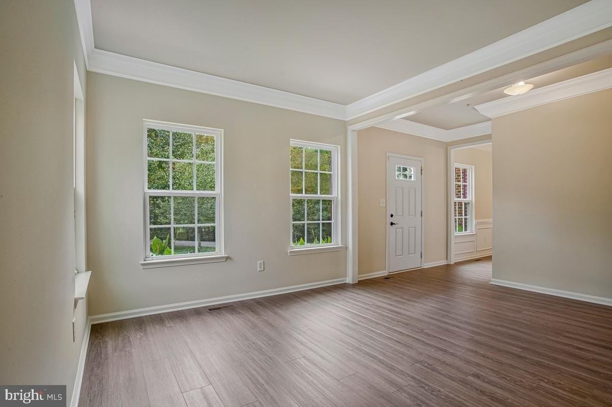 10600 Keepsake Ln - Photo 6 of 48