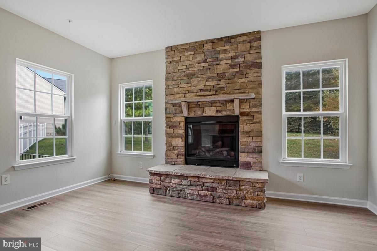 10600 Keepsake Ln - Photo 7 of 48