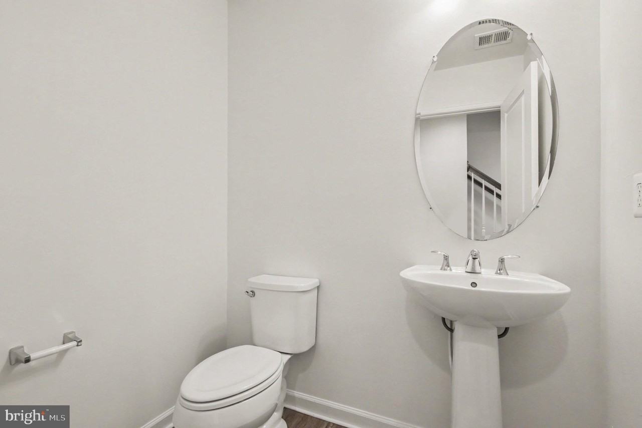 2914 Pinebrook Rd - Photo 4 of 17