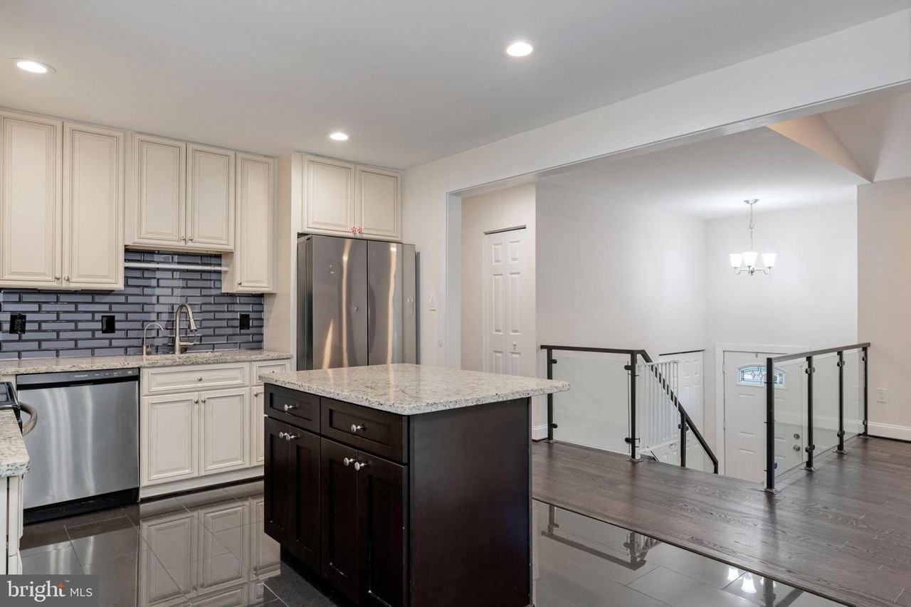 905 Cornish St - Photo 3 of 43