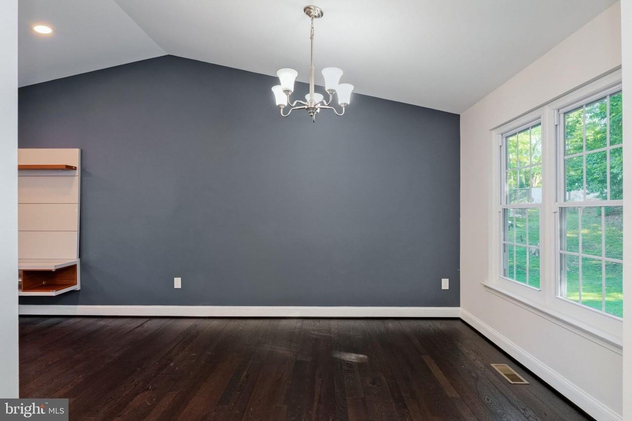 905 Cornish St - Photo 7 of 43
