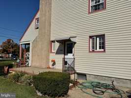featured image of 831 East Dr
