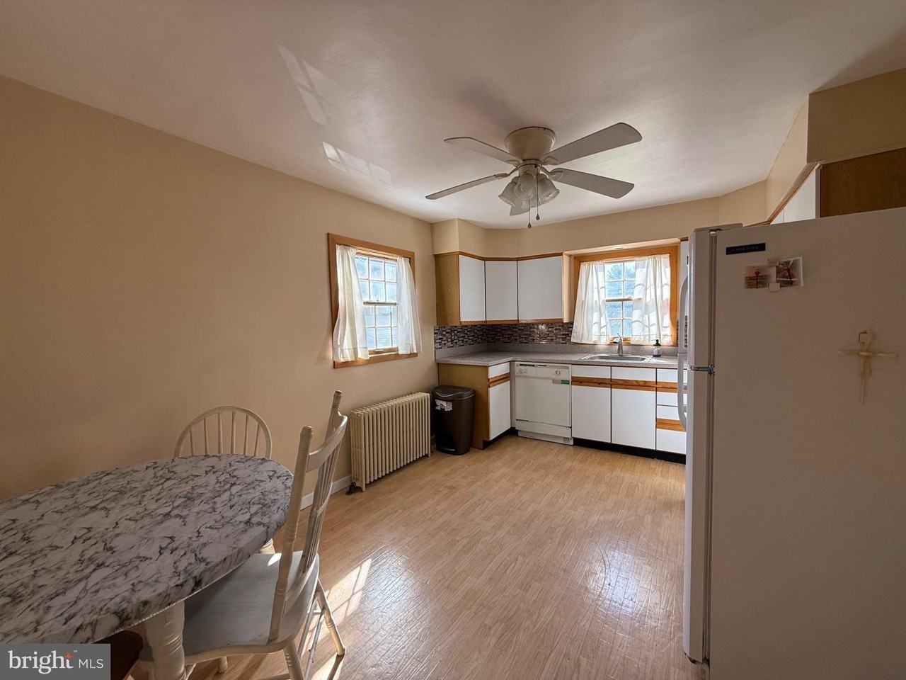 831 East Dr - Photo 5 of 23
