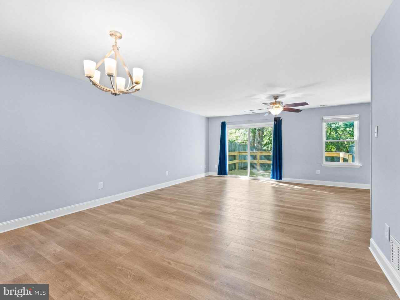 233 Lafayette Dr - Photo 4 of 31