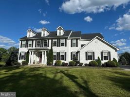 featured image of 245 South Ln