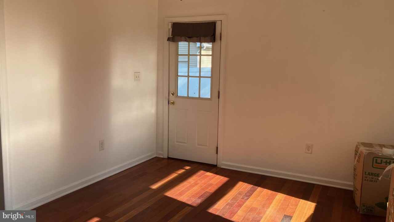1056 River Rd - Photo 3 of 25
