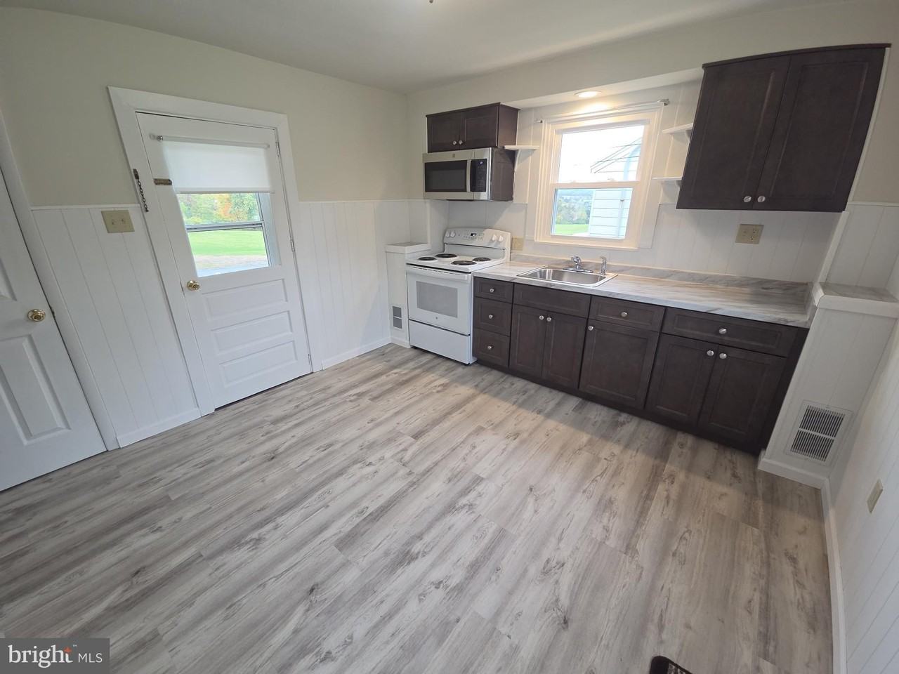 99 Walnuttown Rd - Photo 3 of 20