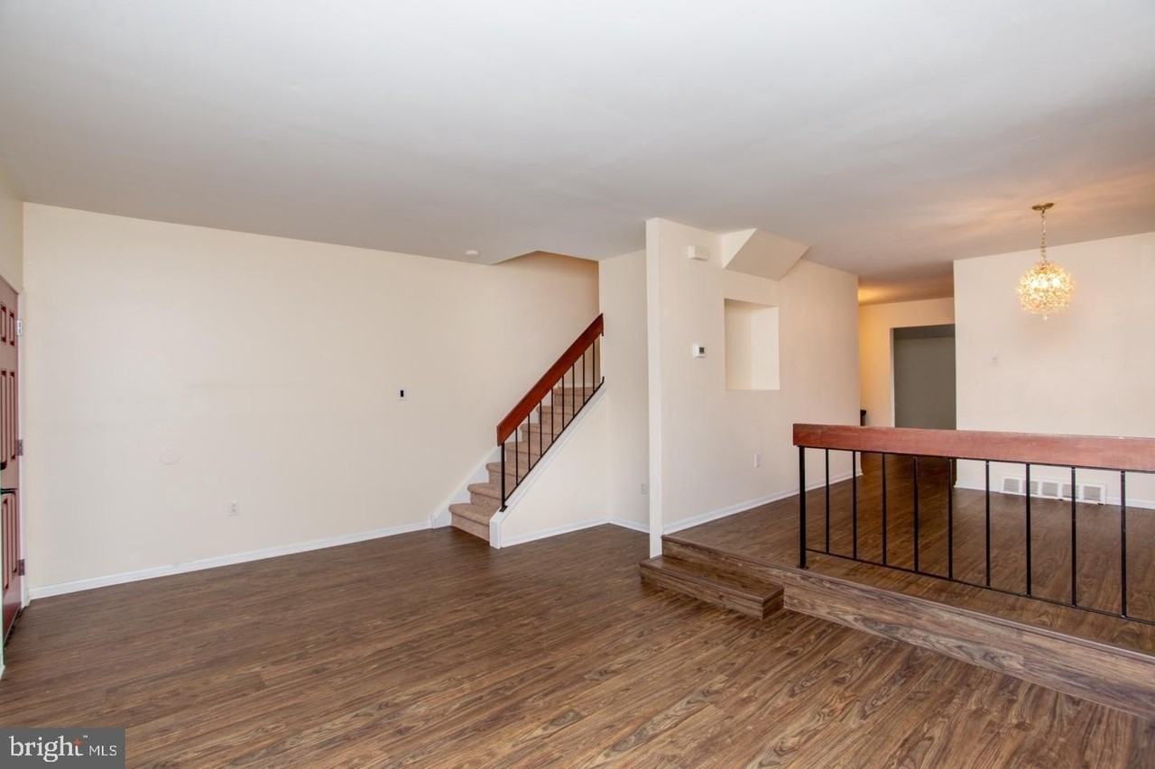 1437 Atterbury Way - Photo 4 of 16