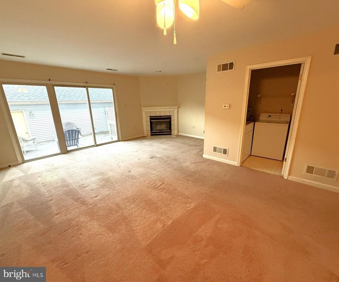 5446 Oxford Dr - Photo 3 of 11