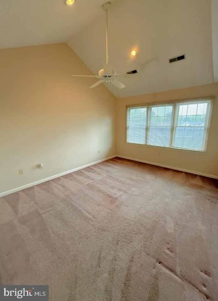 5446 Oxford Dr - Photo 6 of 11
