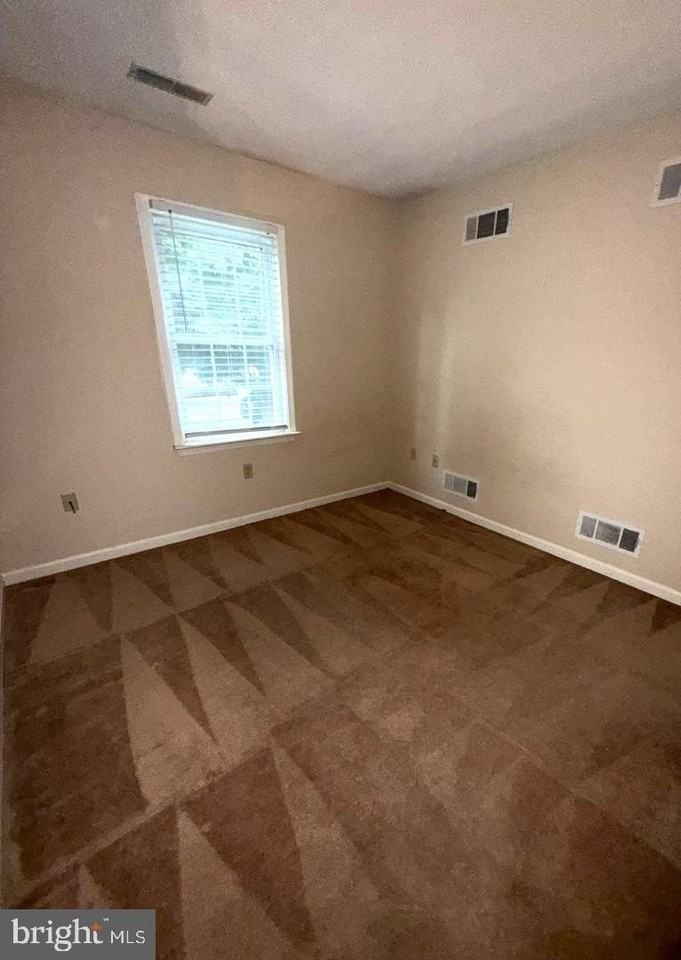 5446 Oxford Dr - Photo 7 of 11