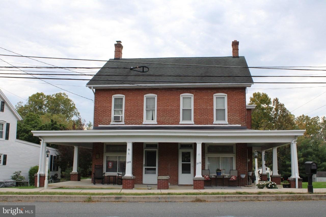 310 Monroe St - Photo 3 of 18