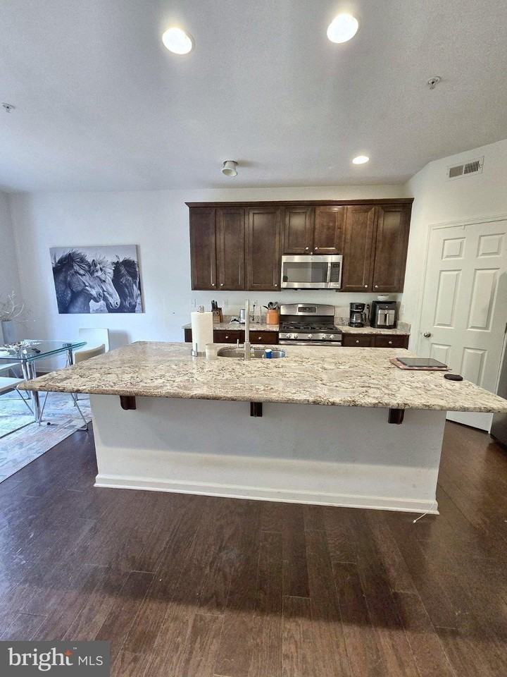 232 Fairfield Cir W - Photo 5 of 23