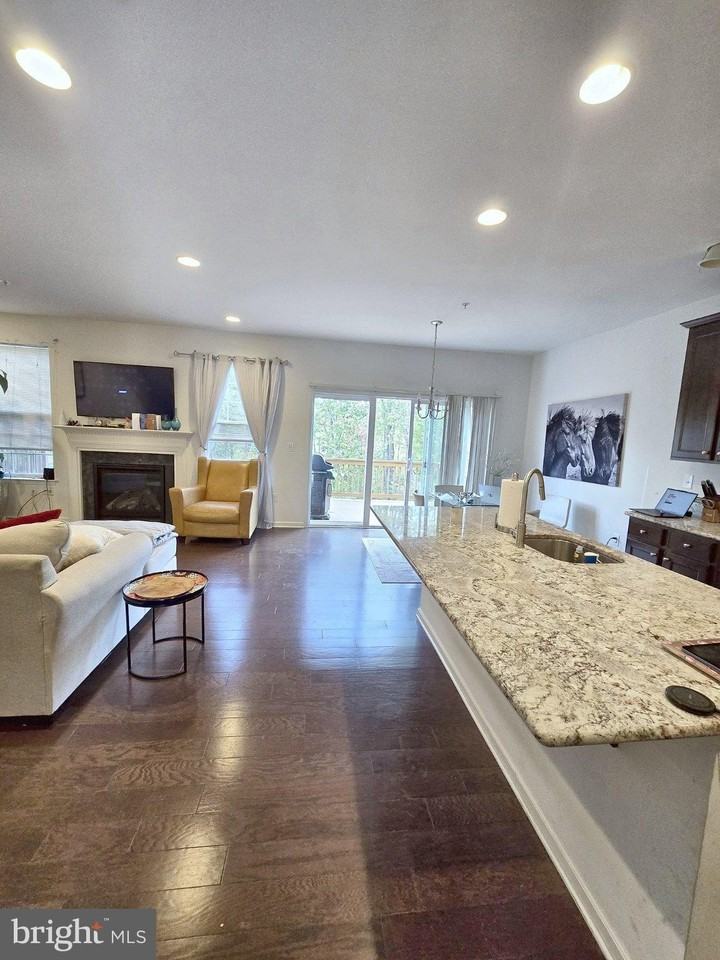 232 Fairfield Cir W - Photo 6 of 23