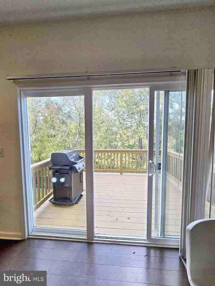 232 Fairfield Cir W - Photo 7 of 23