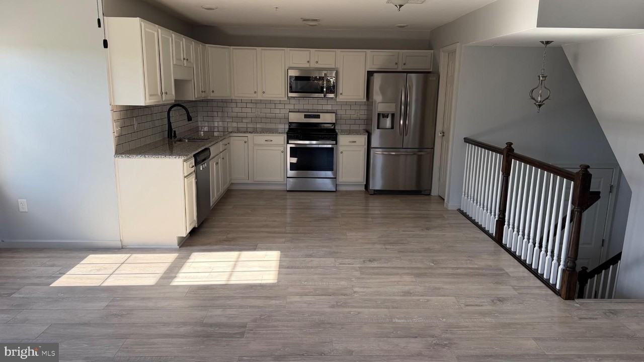3059 Goshen Dr - Photo 5 of 50