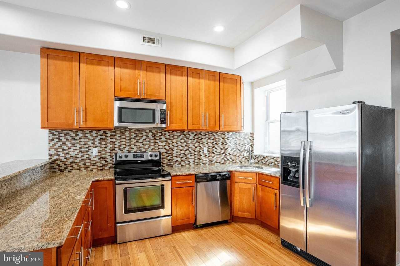 1916 W Girard Ave #2 - Photo 4 of 19