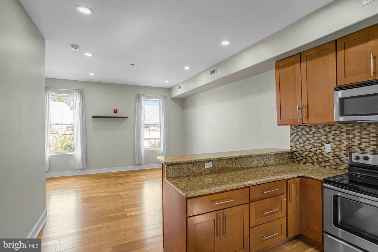 1916 W Girard Ave #2 - Photo 5 of 19